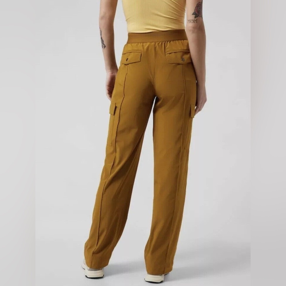 NWOT Athleta Vienna Cargo Pant Brass Yellow Active Outdoor Casual Women’s 4 - Picture 2 of 12